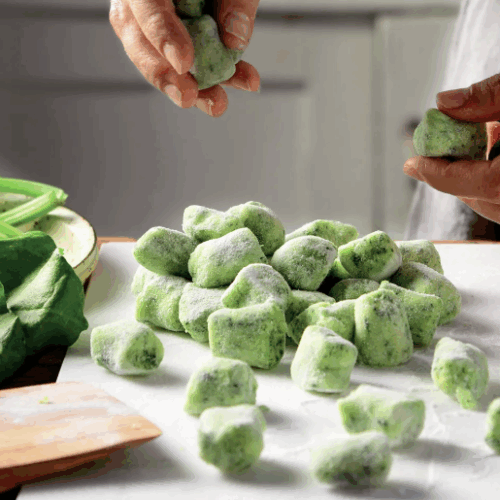 1409015 Gnocchi di Patate con Spinaci. 0,5 kg.